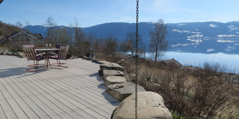 Trykkimpregnerte terrassebord er både kortreiste, prisgunstige og miljøvennlige.