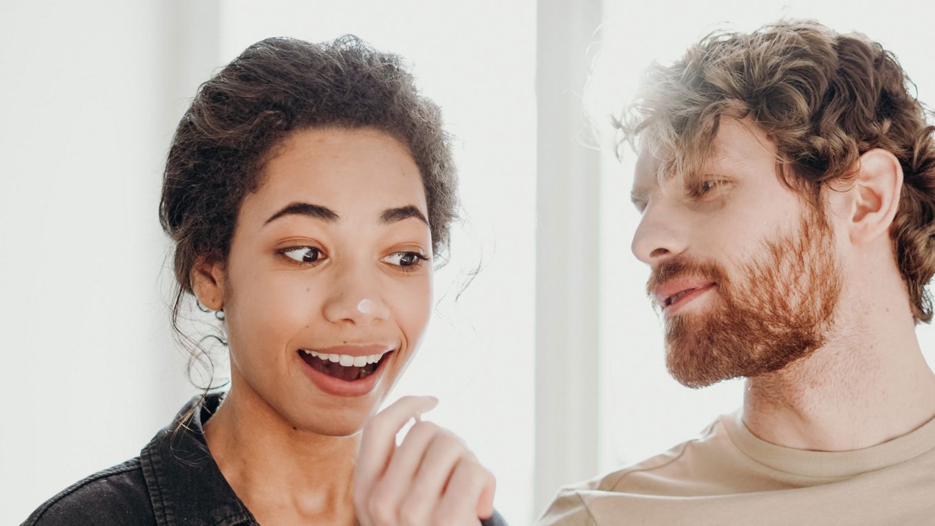 Et par som pusser opp