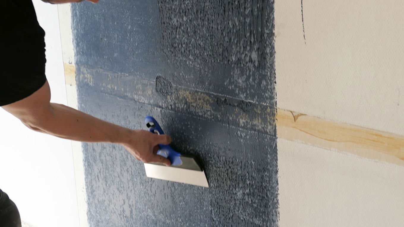 Strietapet på veggen