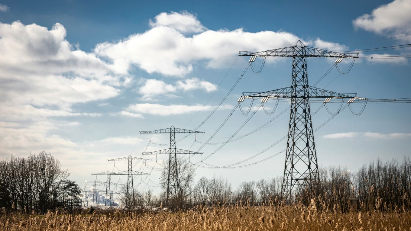 Strømmaster i landskap