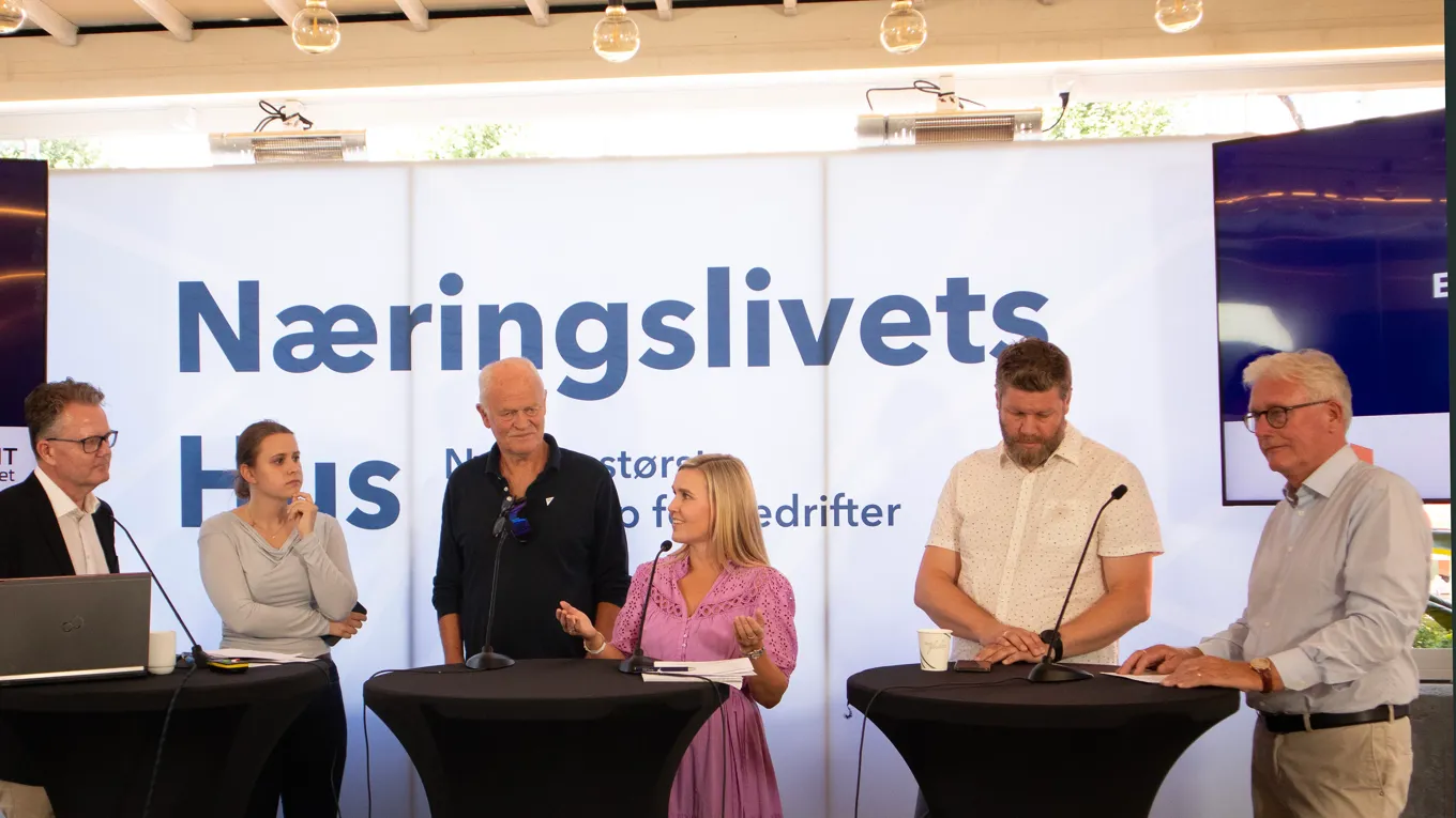 Linda Ørstavik Öberg i panelsamtale i Arendal