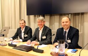 Fra venstre: Carl O. Geving, administrerende direktør i NEF, Morten A. Meyer, generalsekretær i HL og Christian Vammervold Dreyer, administrerende direktør i Eiendom Norge.