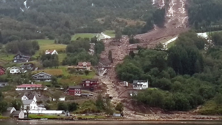 Et jordskred gjennom bebyggelse i Jølster kan være en konsekvens av manglende forebygging  