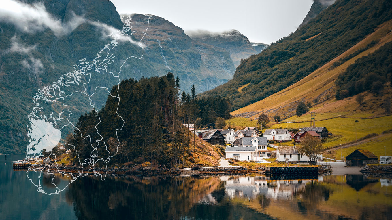 Foto av bygda Aurland ved Nærøyfjord. Grafikk av kart med Hordaland distrikt markert i hvitt.