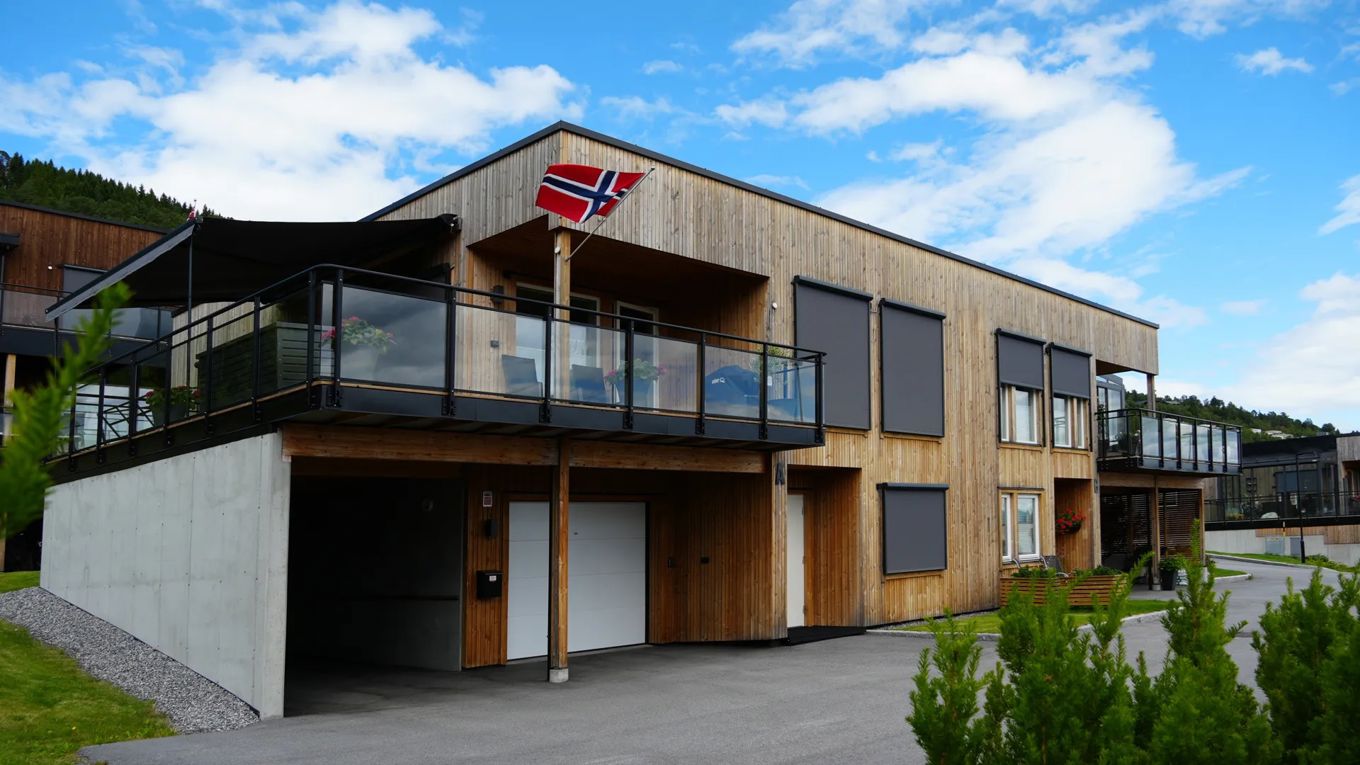 Solskjerming på hus