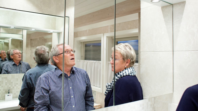 Ekteparet Arild og Ellen Juell-Andersen opplevde en lang rekke problemer da de skulle pusse opp sitt bad.