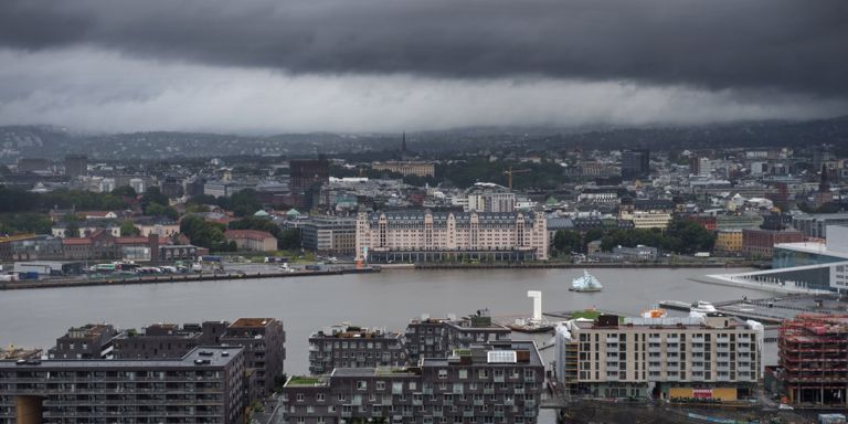 VÅTERE: Det blir mer regn, og når vannet ikke har andre steder å gjøre av seg, dukker det opp i kjellerne våre. Foto: Hampus Lundgren.