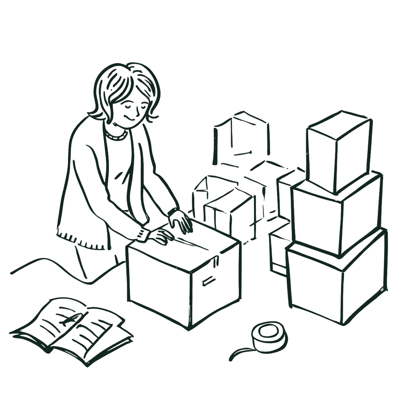 En dame pakker pappesker innendørs og forbereder seg til flytting. Hun forsegler en eske med pakketeip mens hun er omgitt av flere stablede esker. På en eske i nærheten ligger det en åpen notatbok og en penn.