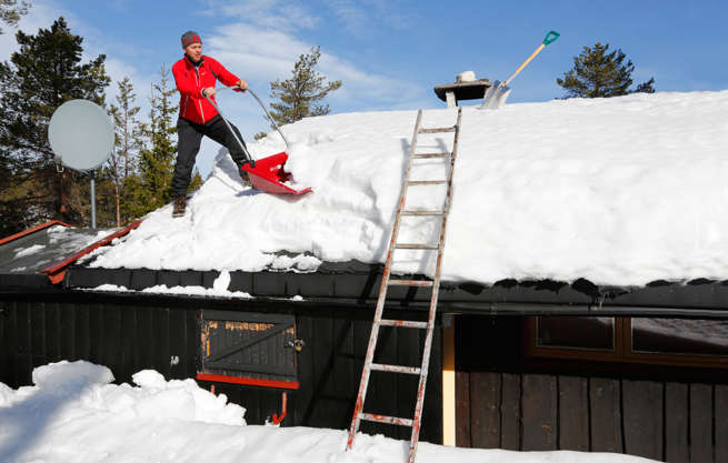 Kan du ikke reise til hytta, allier deg med familie eller naboer når snøværet meldes.